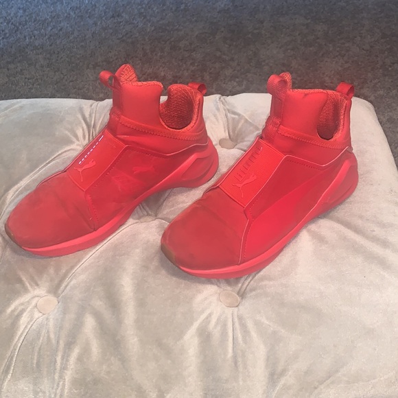Red Pumas - Picture 2 of 6